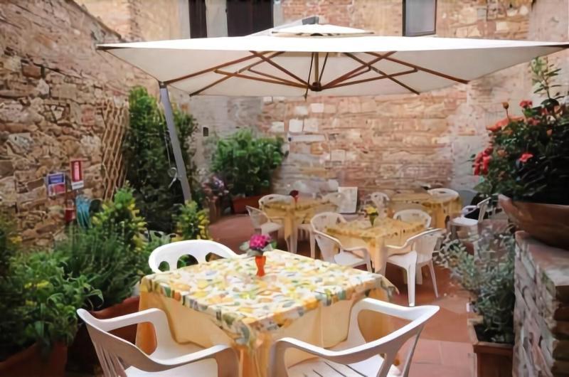 Albergo Duomo มอนติปุลเชียโน ภายนอก รูปภาพ