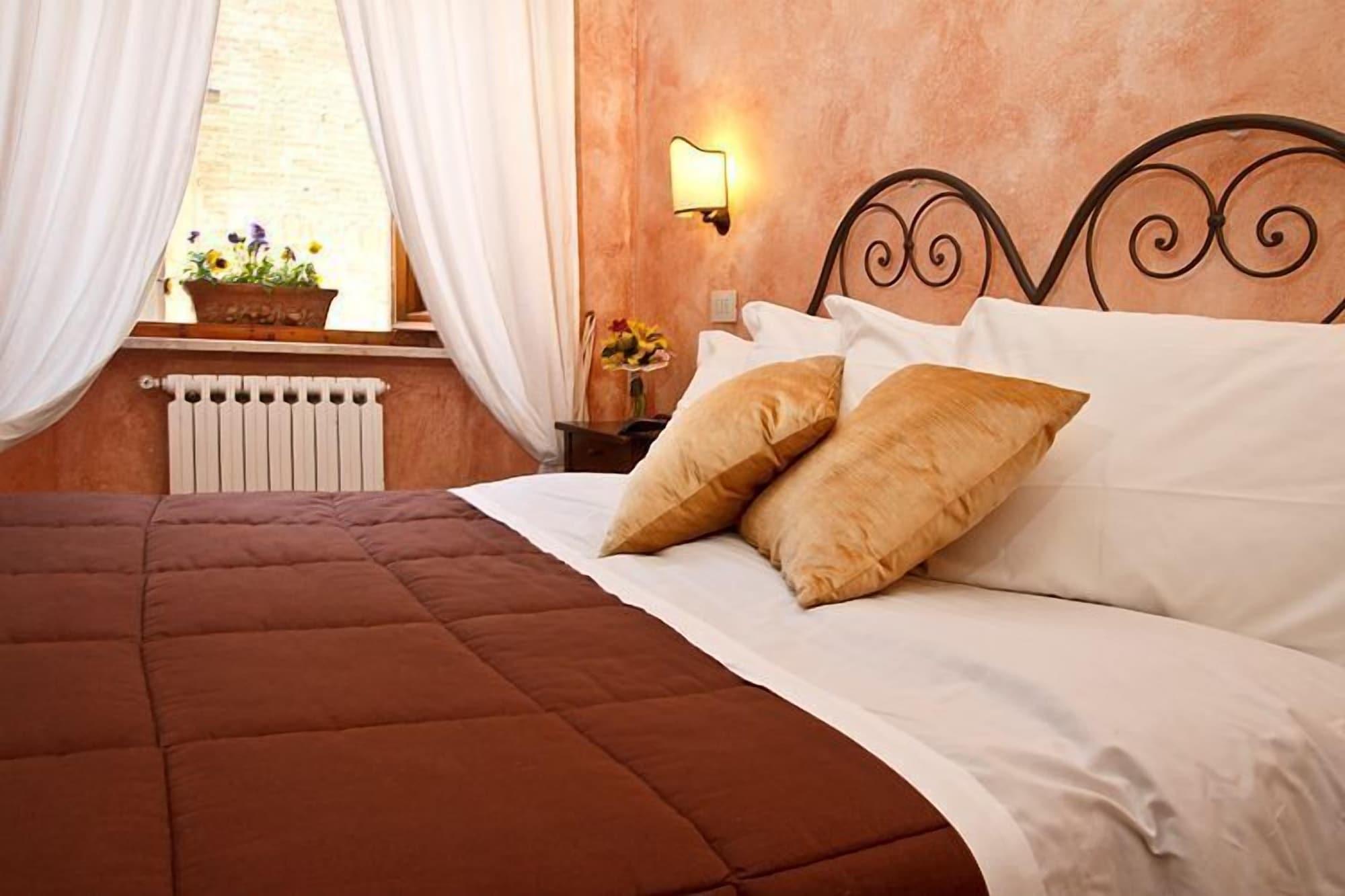 Albergo Duomo มอนติปุลเชียโน ภายนอก รูปภาพ