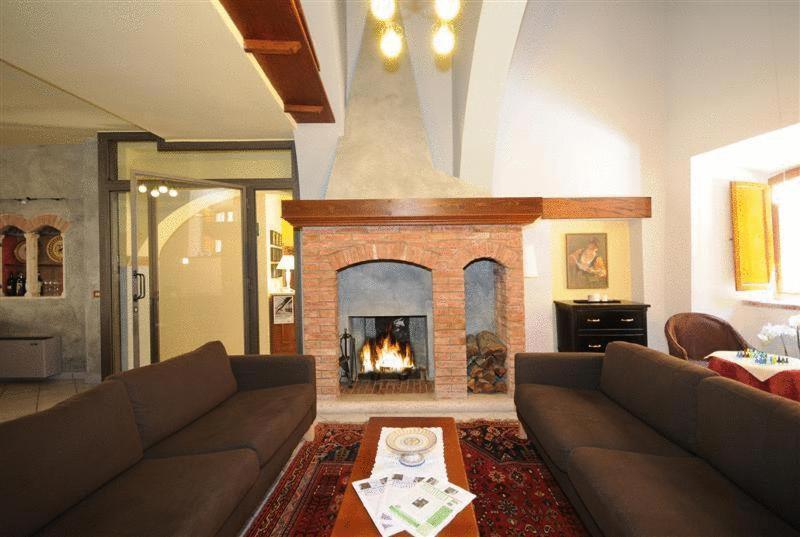 Albergo Duomo มอนติปุลเชียโน ภายนอก รูปภาพ