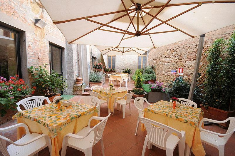 Albergo Duomo มอนติปุลเชียโน ภายนอก รูปภาพ