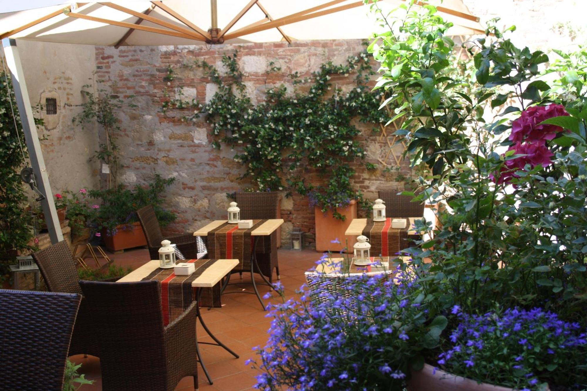 Albergo Duomo มอนติปุลเชียโน ภายนอก รูปภาพ